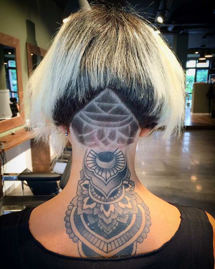 underskurna frisyrer halsform-idé-tatuering-geometrisk-rakning