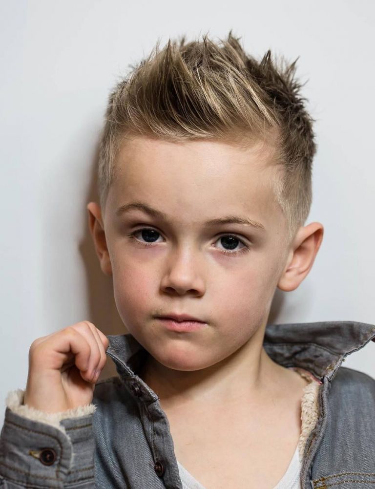 Barn frisyrer stil pojkar mohawk frisyr idéer bilder