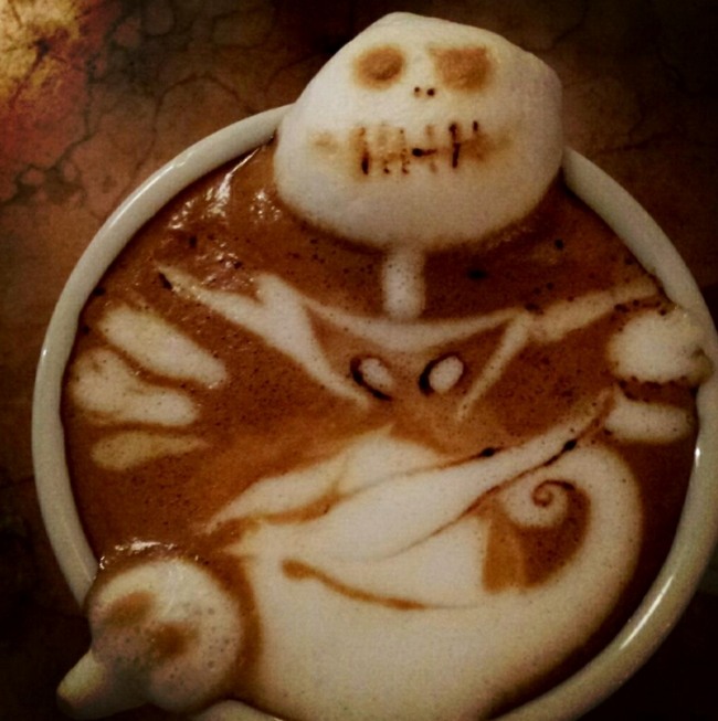 jack skellington kaffe latte art mjölkskum