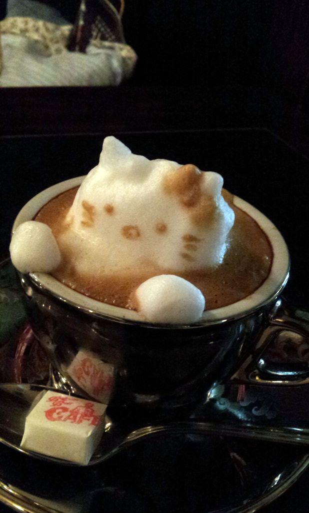 3d latte cafe art kazuki yamamoto hello kitty mjölkskum