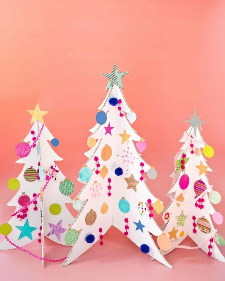 Gör julgranar av kartong för kreativ upcycling till jul