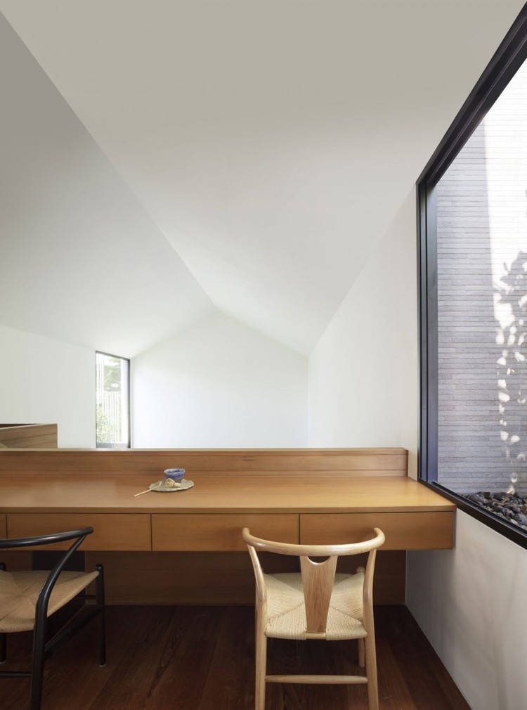 urban-zen-living-study-desk-wood-minimalist