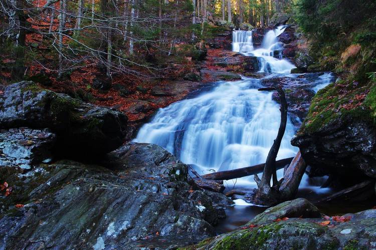 Riesloch Falls Bayern de vackraste vattenfallen i Tyskland