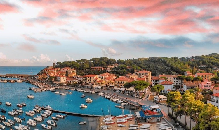 Semester i Italien vid havet med bil de vackraste stränderna i Elba