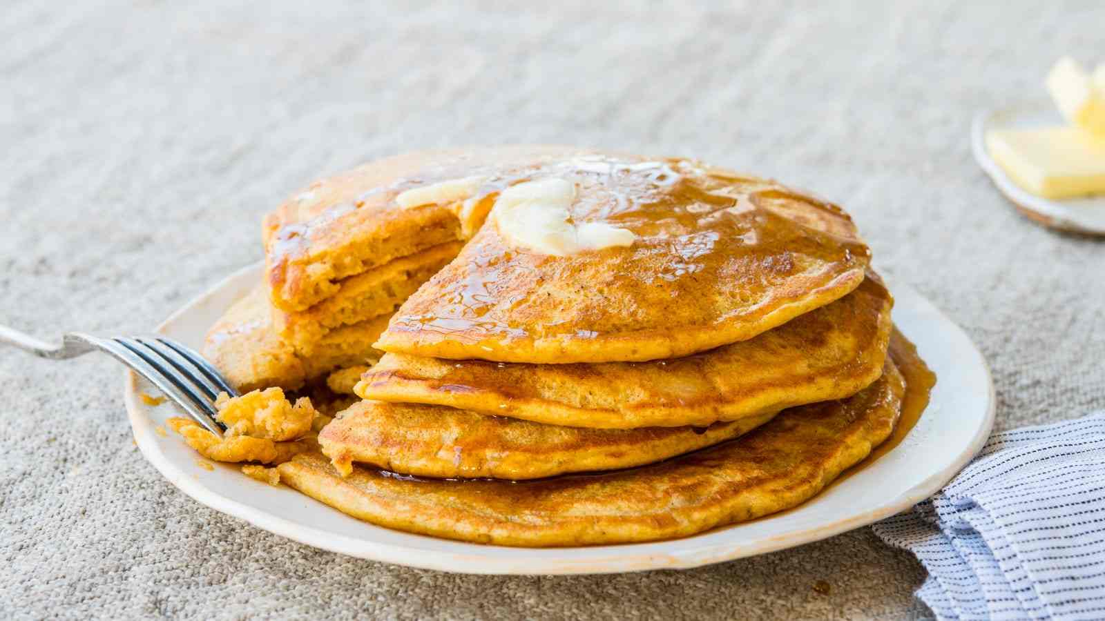 Veganska frukostrecept pumpapannkakor hälsosam lönnsirap vegansk kost