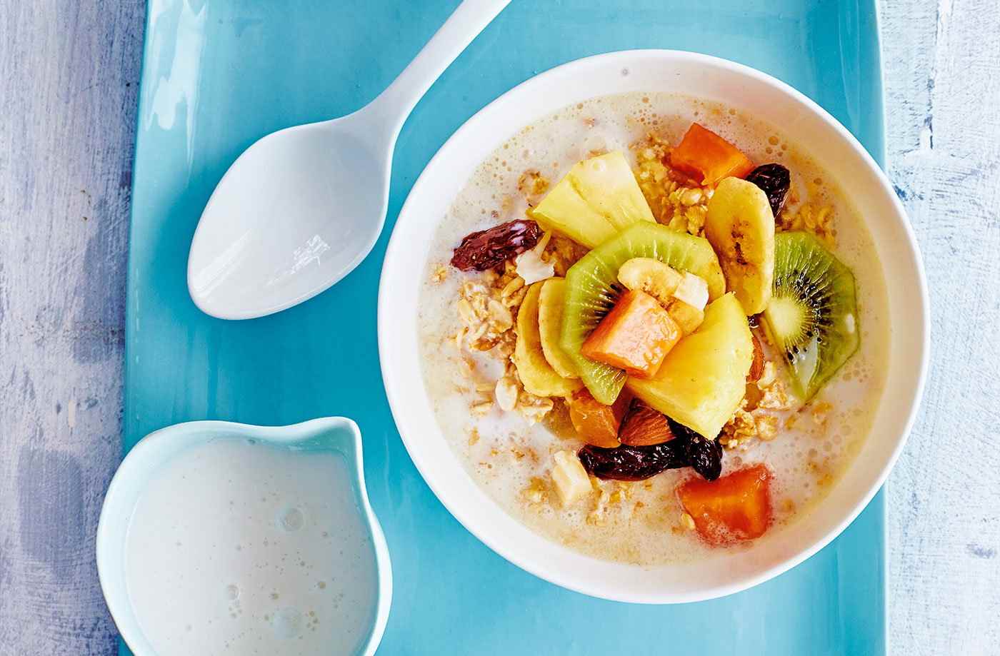 Veganska frukostrecept Bircher Muesli Tropical Kiwi Pineapple Almonds veganska mjölkalternativ