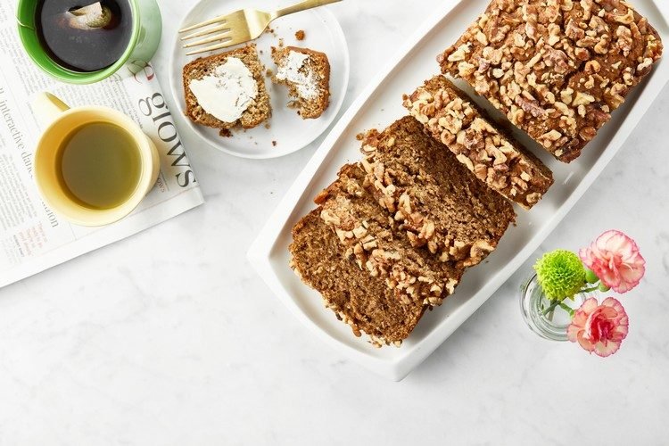 Baka veganskt bananbröd lätt att använda