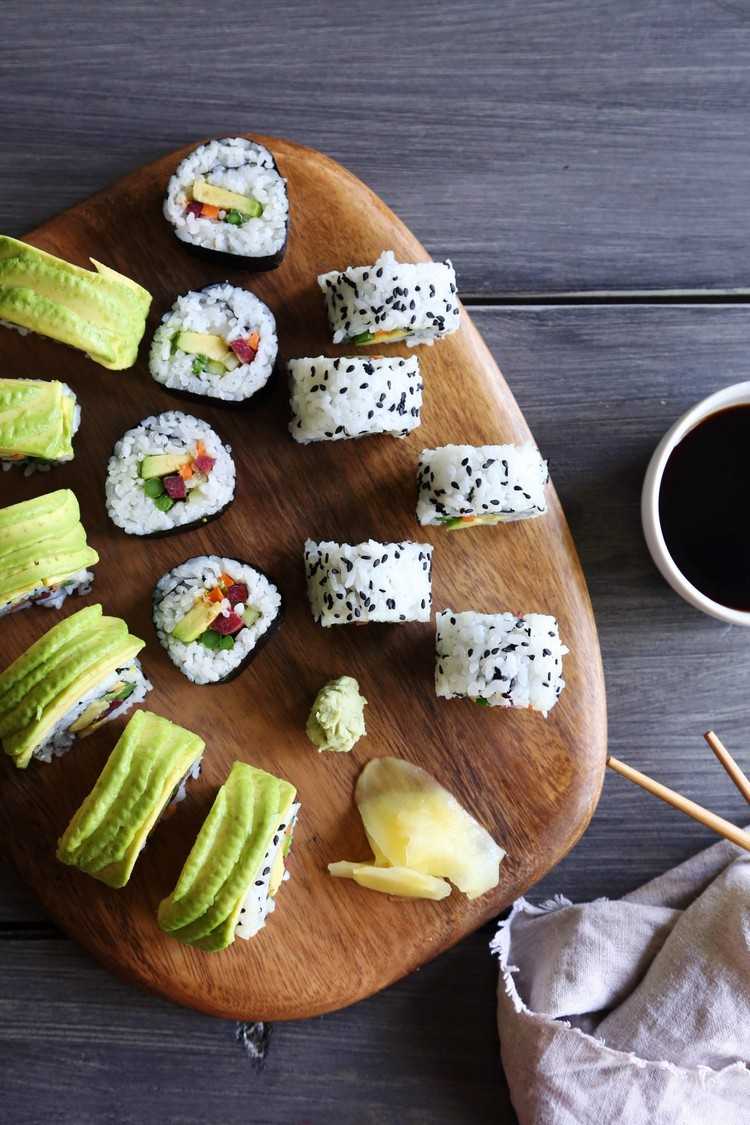 Gör recept på vegansk sushi själv