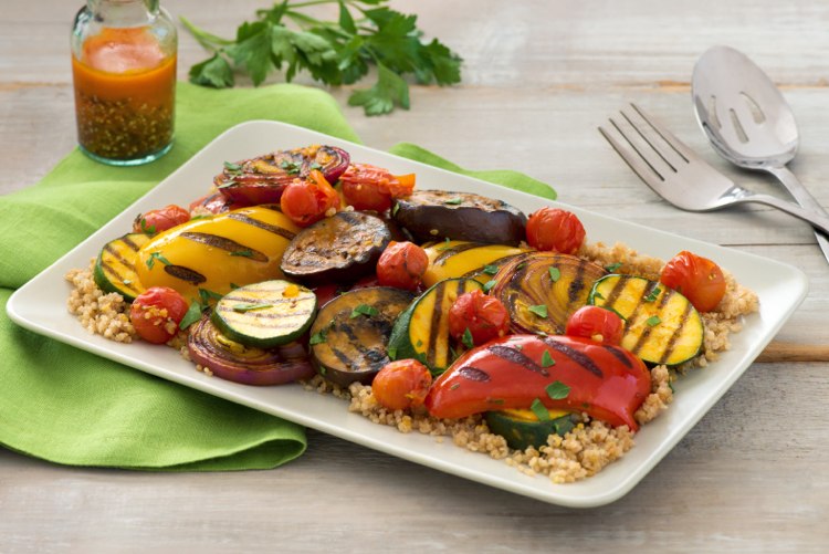 Vegetariska grilltips-grönsak-quinoa-tillbehör