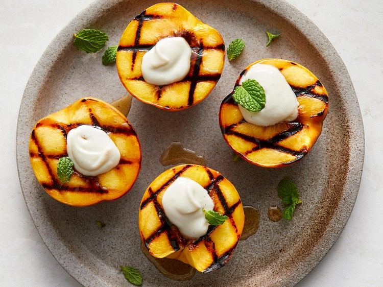 grillade persikor med grädde veganska desserter vegetariska grill recept enkelt