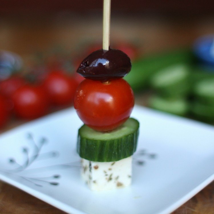vegetarisk-finger-mat-spett-idé-kall-gurka-tomat-ost
