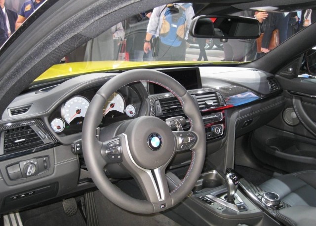 BMW 2014 och M4 2014 interiör M4