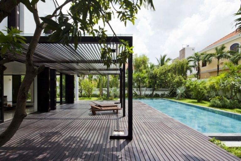 Privat-villa-vietnam-arkitektur-vägg grönning-utomhus pool-soldäck