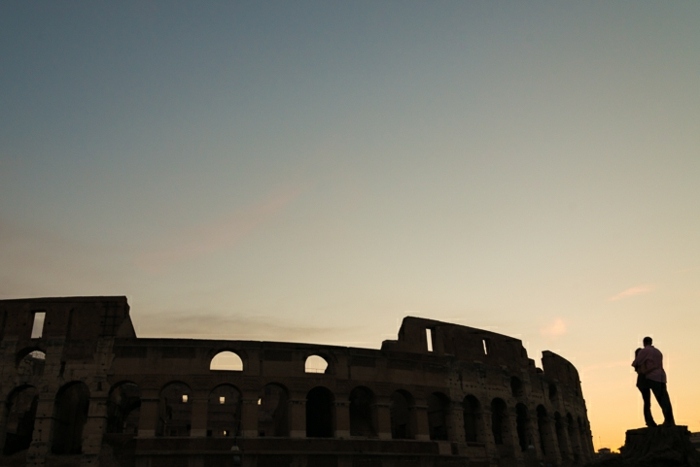 förlovning i Rom solnedgång colosseum italien