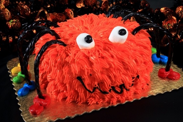 halloween tårta röd spindel marshmallows ögon