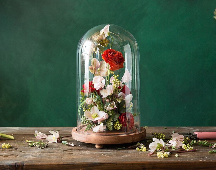 rosglasklocka blomsterarrangemang gör du själv bordsdekorationer