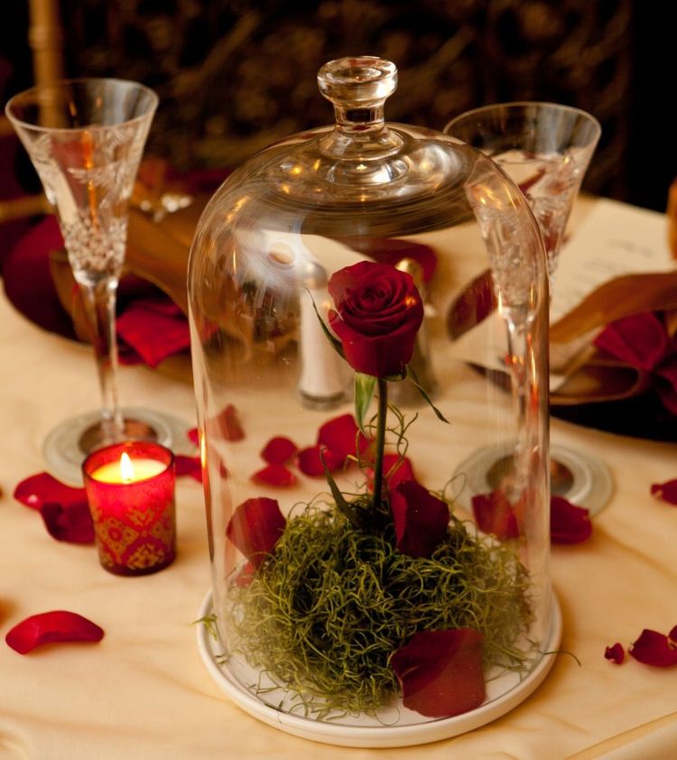 rosglas dekoration idé klockburk arrangemang blommor bröllop
