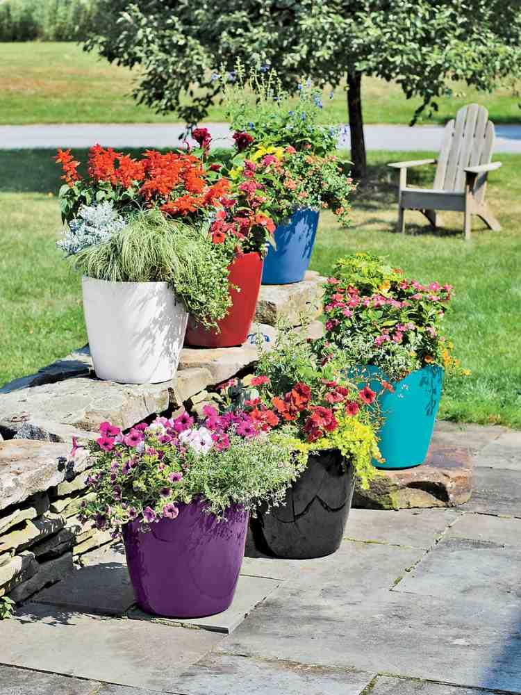 blomma-kuber-vår-trädgård-design-färgade-växter-bluehnd-natur-sten-vägg