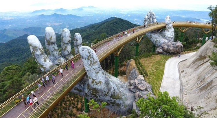 gyllene bron i Vietnams landsbygdsvy