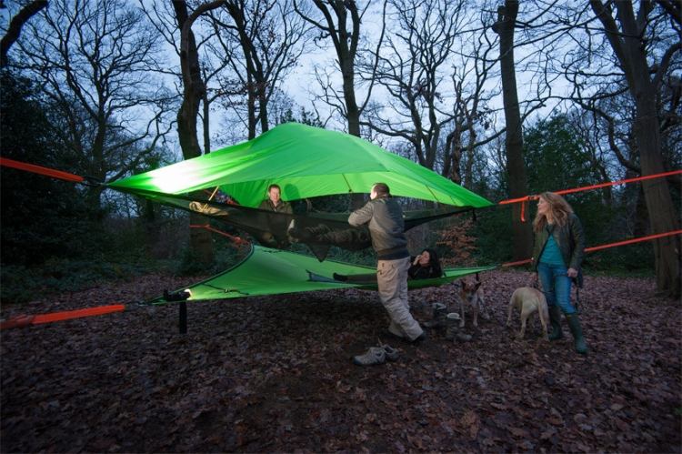 Tentsile-Vista-tält-för-vistelser-i-vildmarken-grönt-tyg