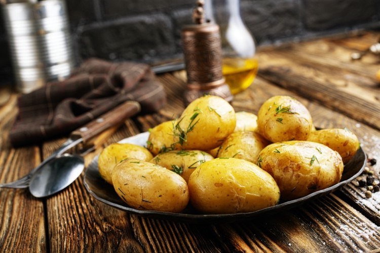 c -vitamin mat grönsaker potatis med skalet