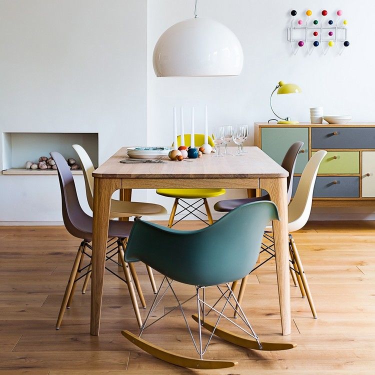 Vitra-stolar-eames-plast-fåtölj-gungstol-färger-designklassiker