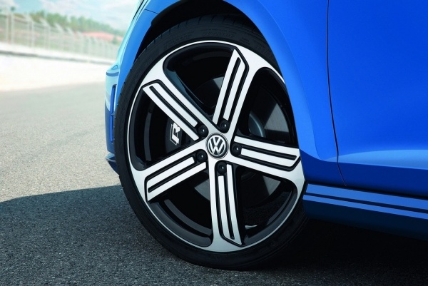 Carbon lättmetallfälgdesign aerodynamisk Volkswagen-Golf R-ny-2014