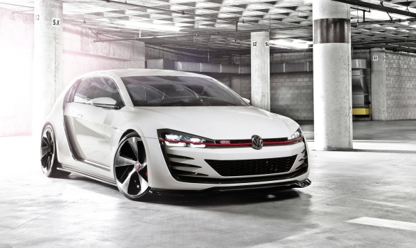 VW Golf R evo modell lättare-starkare Beijing Motor Show april 2014