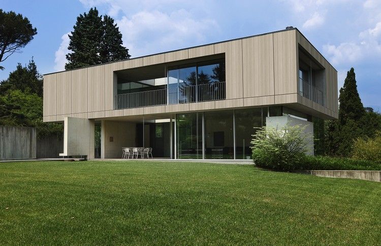 gardin-ventilerad-fasad-modern-enfamiljshus-isolering