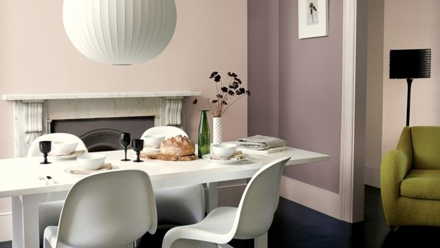 Dammiga rosa beige vita möbler färgidéer