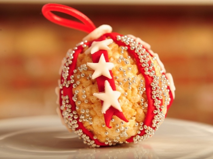 Juldekorationer ätbara bollsockerpärlor vita chokladstjärnor