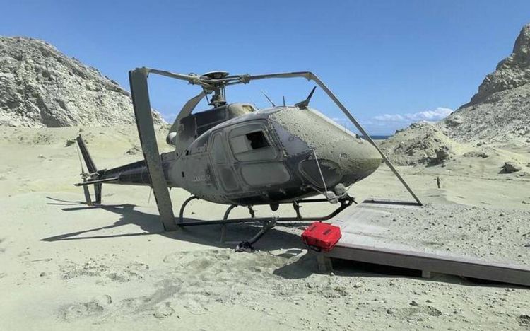 skadad helikopter efter vulkanutbrott för närvarande vita ön Nya Zeeland
