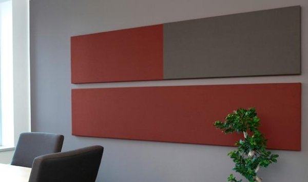 Rödgrå väggpaneler-akustiska pärlor design