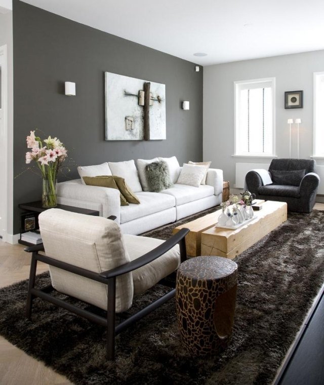 färgidéer för vardagsrummet-accentvägg-grå-vit-soffa-trä-soffbord