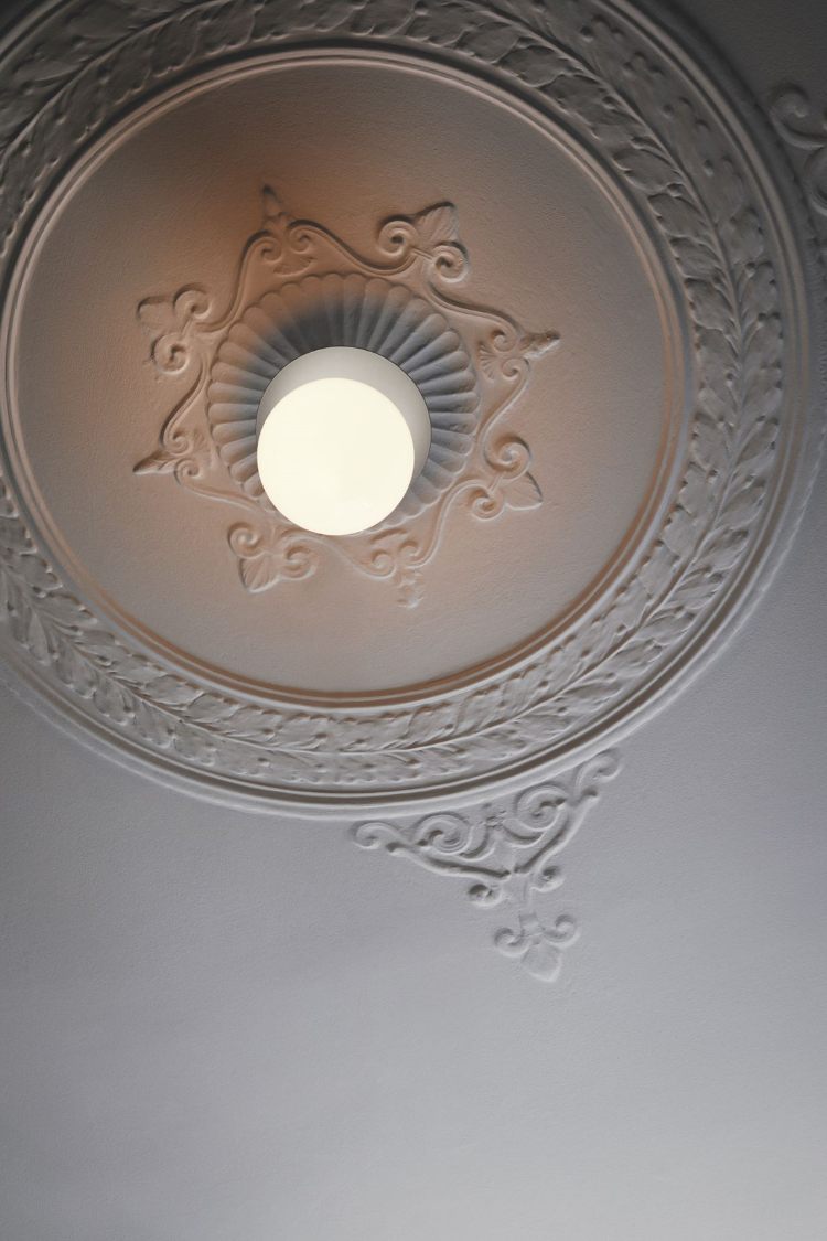taklampa frostat glas tak ros dekoration