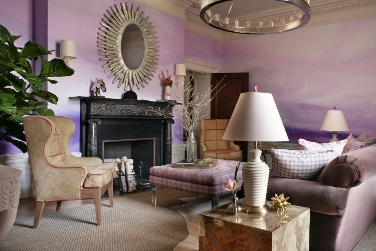 väggmålning-idéer-design-akvarell-akvarell-effekt-skumt rosa-vardagsrum-öppen spis-stoppade möbler