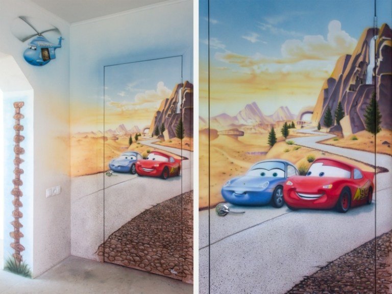 väggmålning barnrum filmbilar dörrinspiration modern