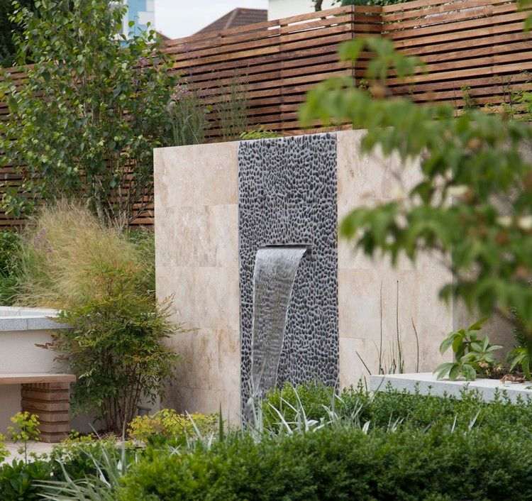 vägg fontän modern inredning exteriör design monolit trädgård