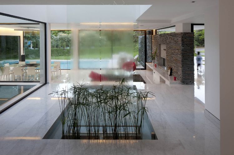 väggfontän modern inuti utvändig design stenmur vatten funktion pool inne i vatten vägg marmorgolv