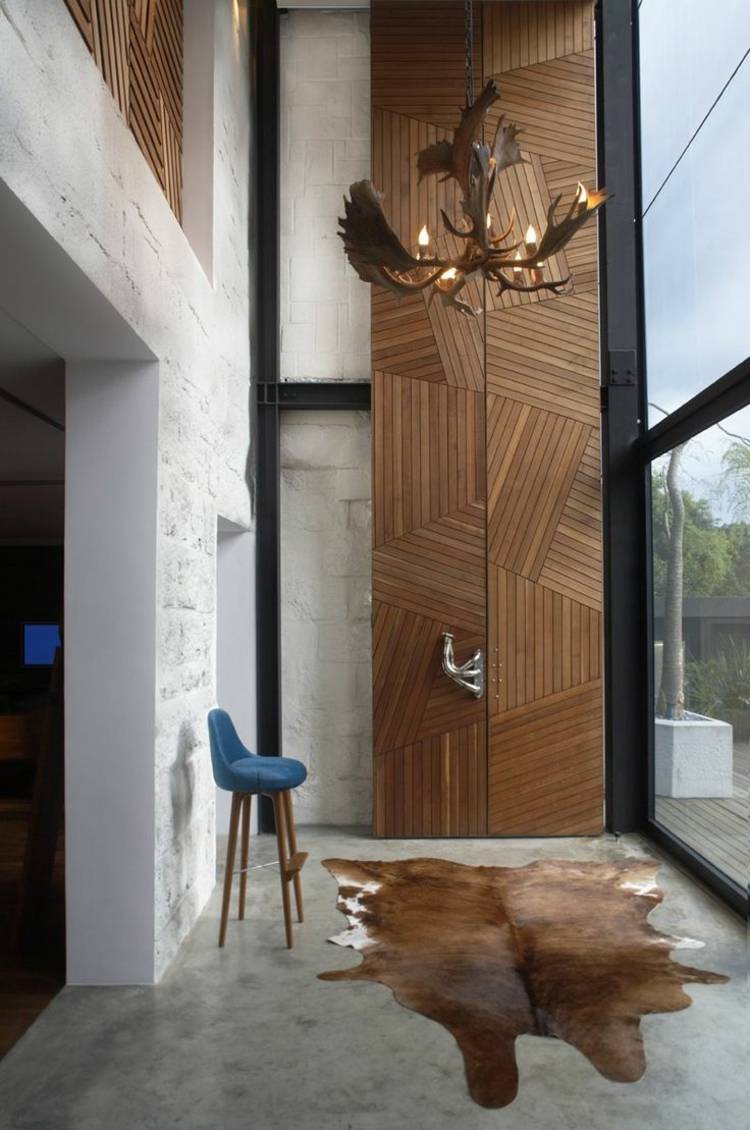 vägg-dekoration-trä-abstrakt-idé-päls-bar stol-blå-fönster-front