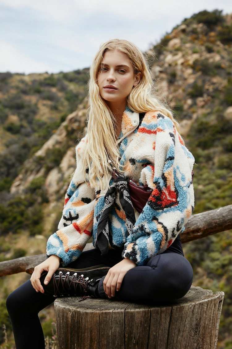Vandringskläder för kvinnor vinter fleecejacka kombinerar modetrender jackor