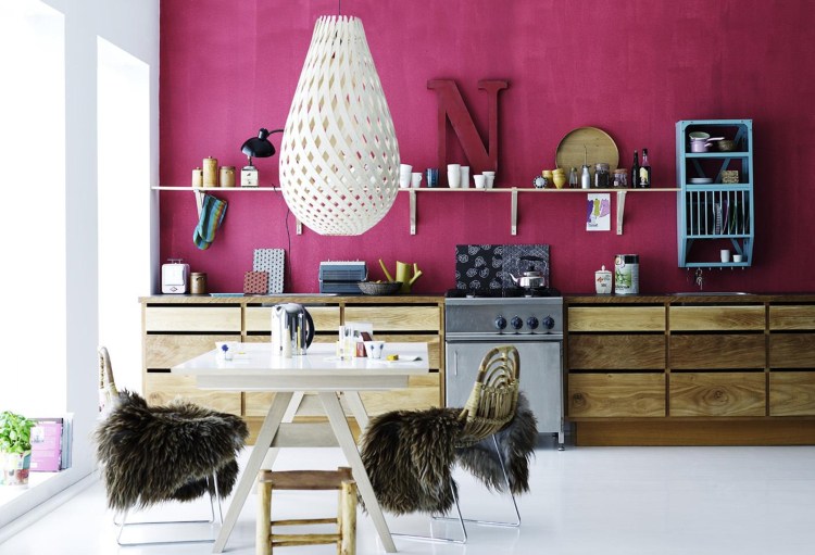 väggfärg bär kök ek trä massiva möbler matbord vitt