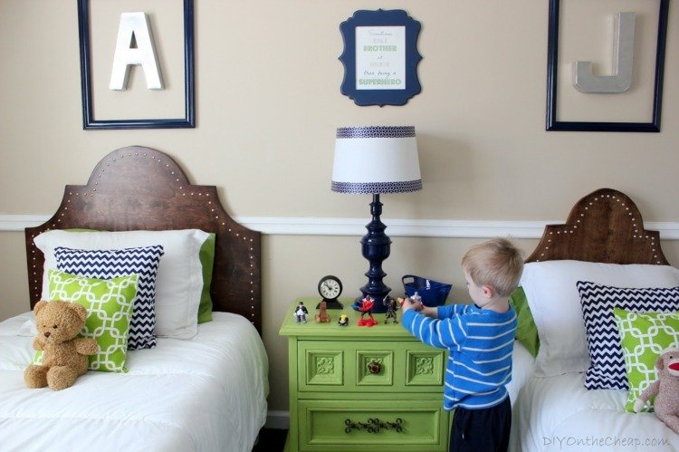 väggfärg för barnrum neutralt sängskåp grönt väggkonst