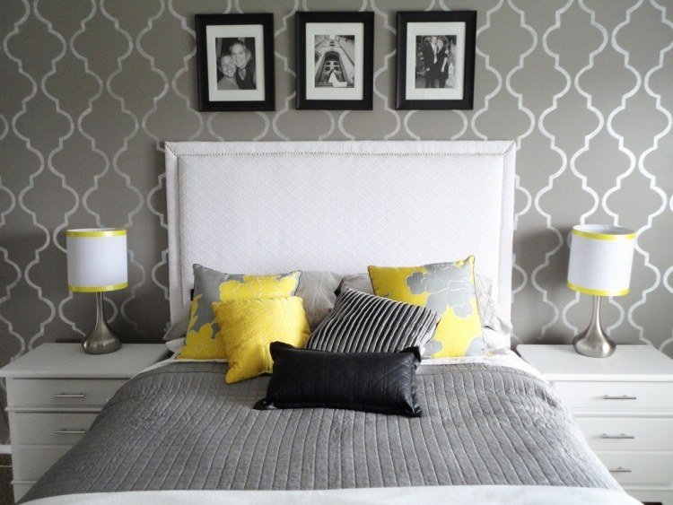 vägg-färg-grå-kombinationer-gul-vit-sovrum-grå-sängbord-foton-kuddar