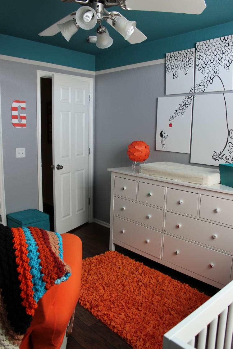 vägg-färg-grå-kombinationer-orange-vita-bilder-kreativ-fläkt-tak-turkos