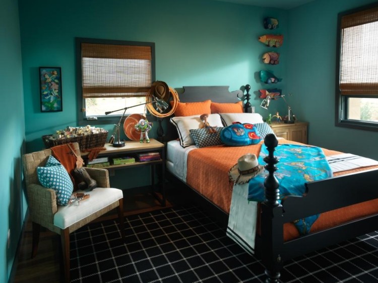 vägg-färg-turkos-barnrum-ungdoms-rum-säng-svart-matta-dekoration-svart-mönster