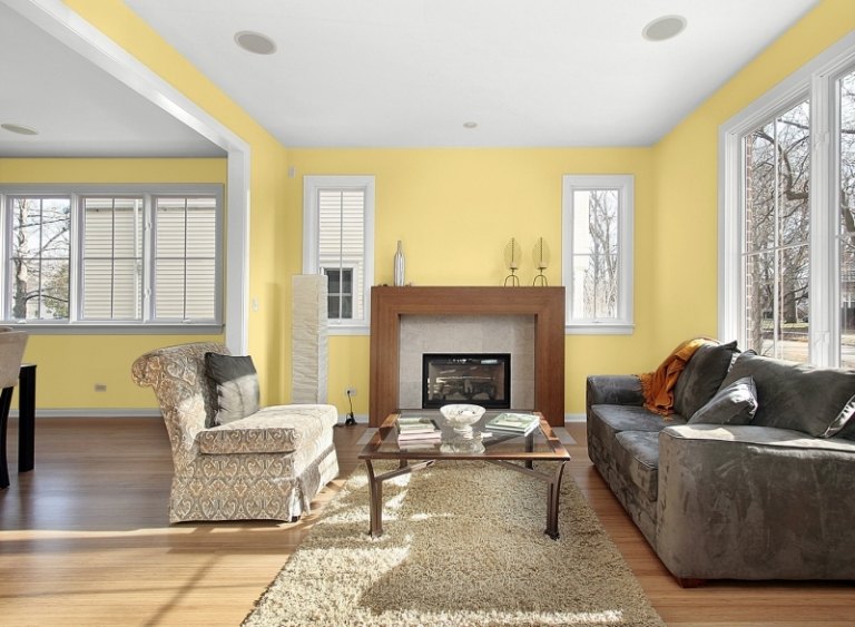 Väggfärger-vardagsrum-gul-vit-klassisk inredning
