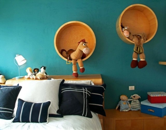 barnrum-vägg-färg-idéer-turkos-trä-vägg-hyllor-runda-för-leksaker