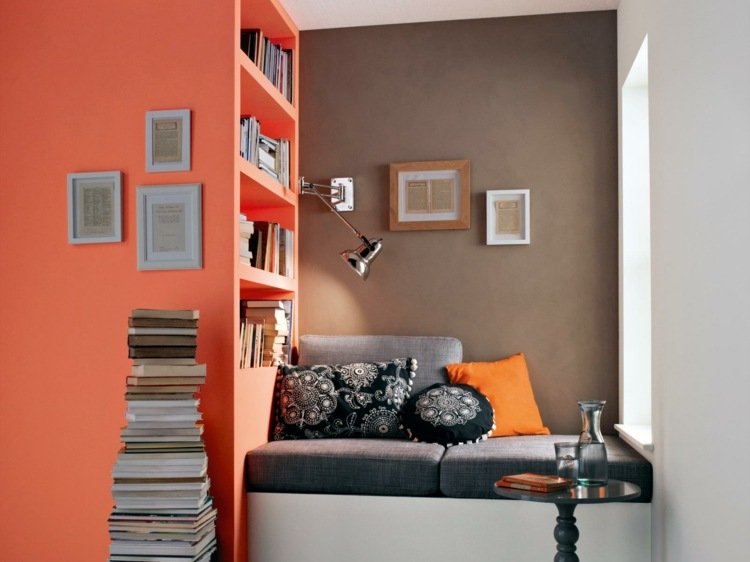 Väggfärger vardagsrum choklad persika nisch läsning hörn vägg design