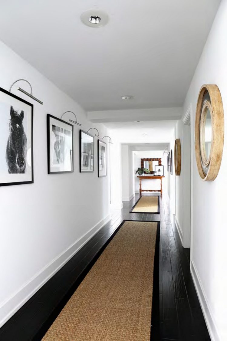 vägg-design-korridor-svart-vita-bilder-lampa
